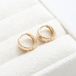 Medium Teardrop Huggie Earrings