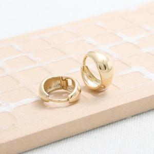 Medium Teardrop Huggie Earrings