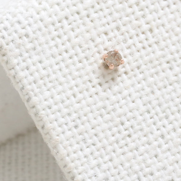 0.03ct Champagne Diamond 4 Prongs Labret