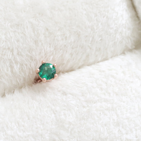 0.07ct Emerald 5 Prongs Piercing