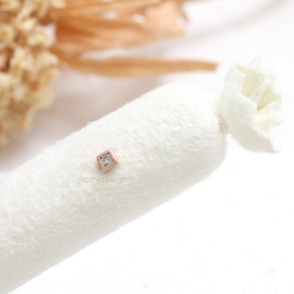 Cognac Diamond Tiny Cube Piercing