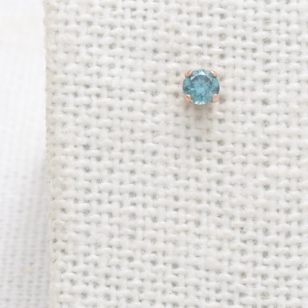 0.1ct Blue Diamond 4 Prongs Labret