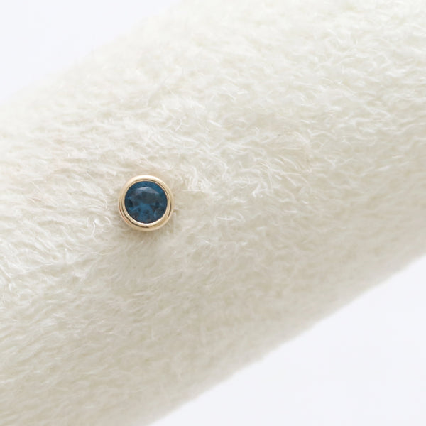 0.03ct Blue Sapphire Bezel Labret