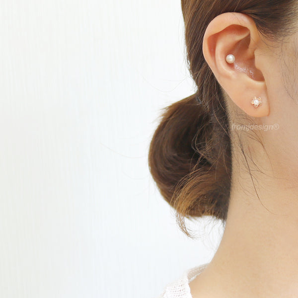 Pearl Daisy Ear Piercing