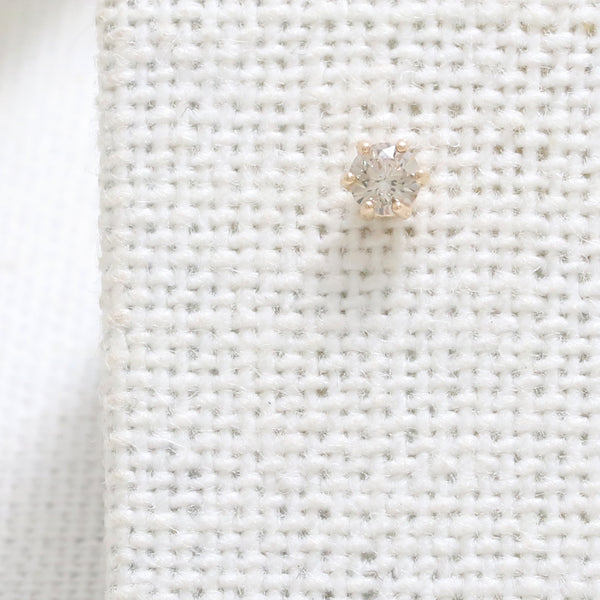 0.1ct Cognac Diamond 6 Prongs Labret