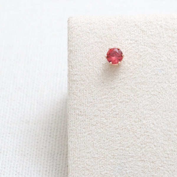 0.25ct Red Sapphire 6 Prongs Labret