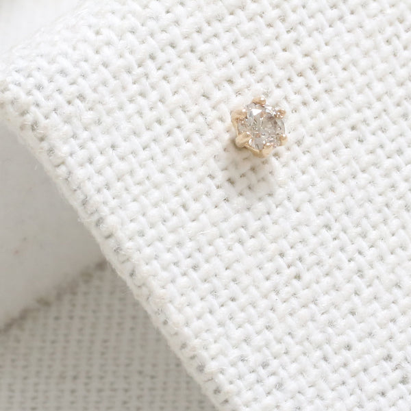 0.1ct Cognac Diamond 6 Prongs Labret