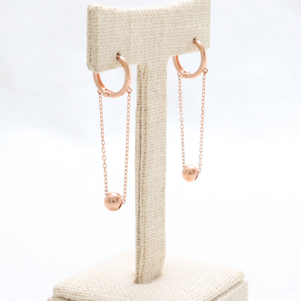 Ball Accent Chain Huggie Earrings