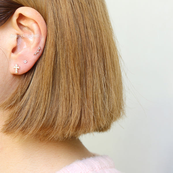 Gray Diamond Triple Circle Ear Piercing